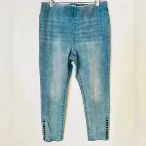 Soft Surrounding Light Wash Pull-On Jeans